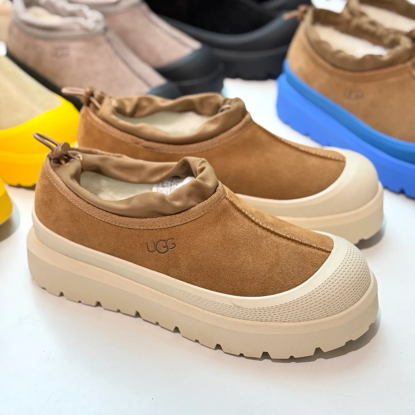 Local 💰600 Exclusive version Original OEM grade UGG Wang Yibo's same style High-end exclusive supply Pyramid-top workmanship quality High-end needs to come # Big advantage supply ❗️❗️❗️ Low-top men's and women's shoes size: 36 37 38 39 40 41 42 43 44#